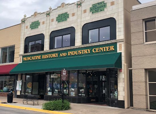iowa/muscatine/landmark/the-national-pearl-button-museum-the-history-and-industry-center