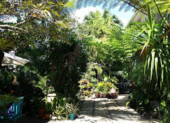 samoa/a-ana/landmark/pacific-jewell-gift-shop-garden-cafe