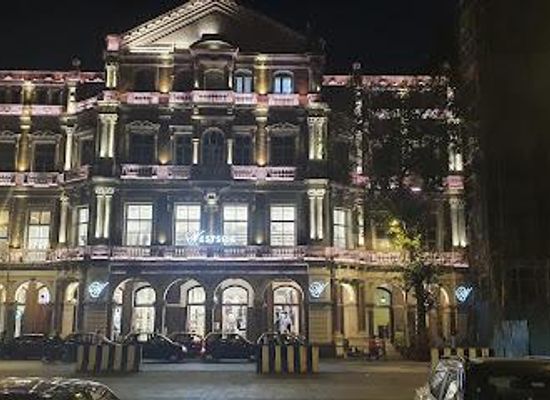 india/konkan-coast/landmark/kala-ghoda-statue