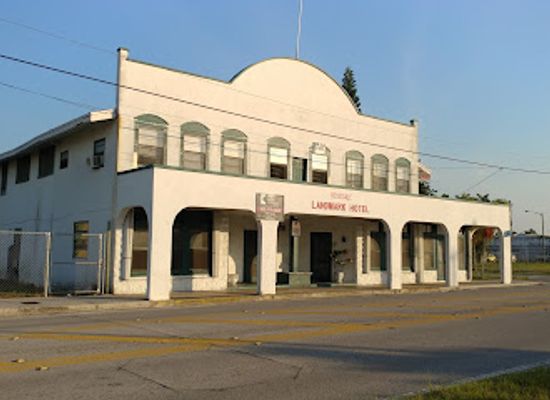 florida/homestead/landmark/city-hall-bistro-martini-bar