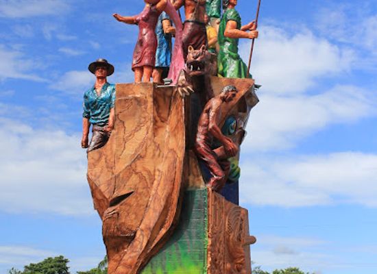 ecuador/sucumbios-region/landmark/monumento-a-la-identidad-cultural-sucumbios