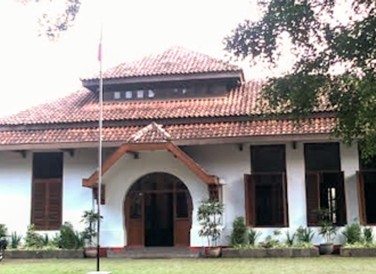 indonesia/bandung/landmark/landraadgebouw-te-bandoeng