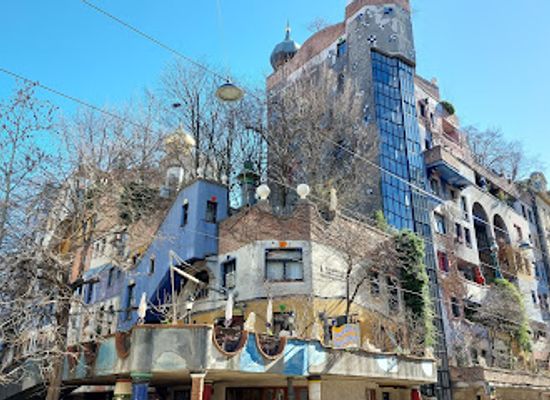 austria/vienna/leopoldstadt/landmark/hundertwasser-house