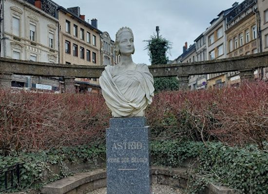 belgium/arlon/landmark/statue-de-la-reine-astrid-de-belgique