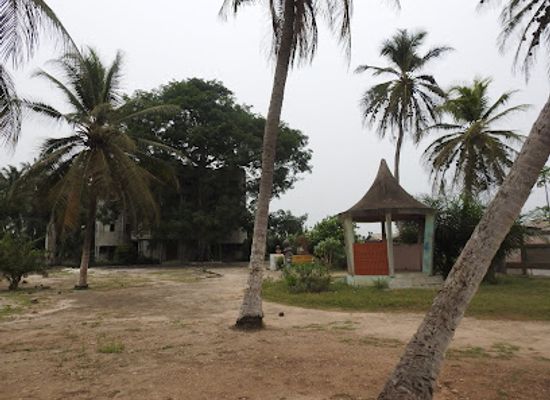 benin/ouidah-beach/landmark/arbre-du-retour