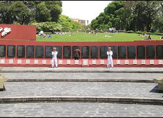 argentina/buenos-aires/landmark/monument-to-the-fallen-in-malvinas