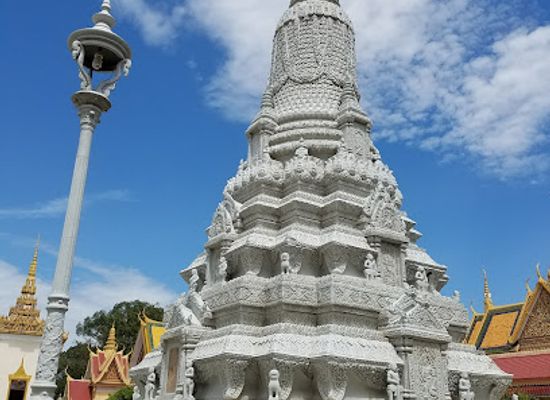 cambodia/prey-veng/landmark/diamond-island-convention-and-exhibition-center