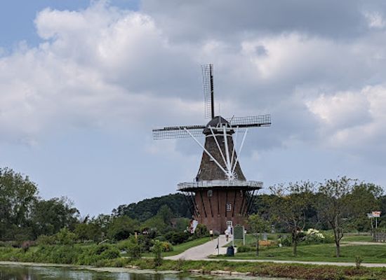 michigan/west-michigan/landmark/de-zwaan