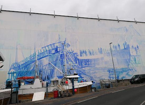 norway/lofoten-islands/landmark/mural-ballstad-slip