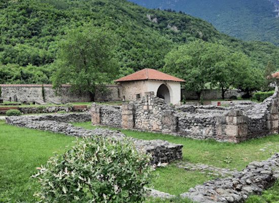 kosovo/peja/landmark/patriakana-e-pejes
