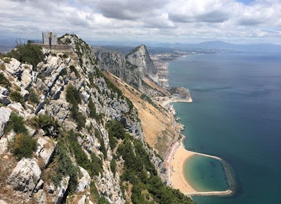 gibraltar/rosia-bay/landmark/apes-den