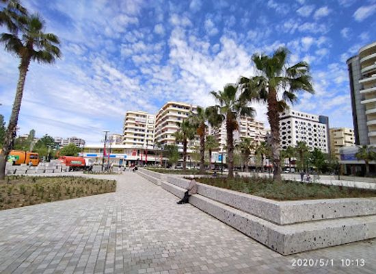 albania/vlore/landmark/mon-cheri-coffee-shop-vlore