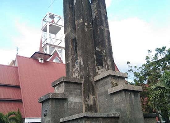 indonesia/manado/landmark/tugu-perang-dunia-ii