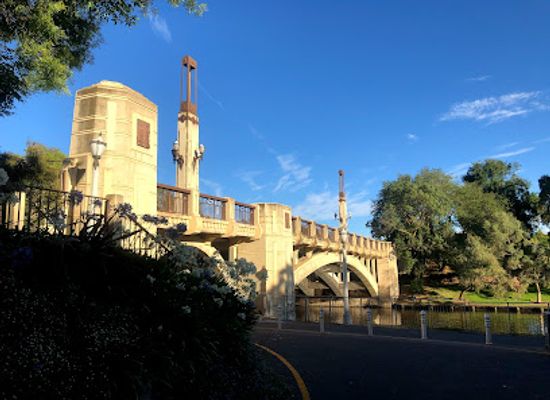 australia/fleurieu-peninsula/landmark/the-city-bridge