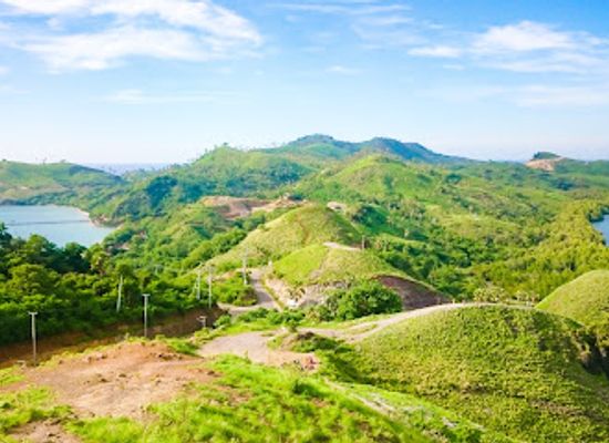 indonesia/komodo-national-park/landmark/bukit-amelia-sea-labuan-bajo