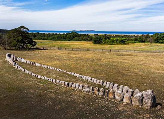 sweden/gotaland/landmark/gannarve-ship-grave