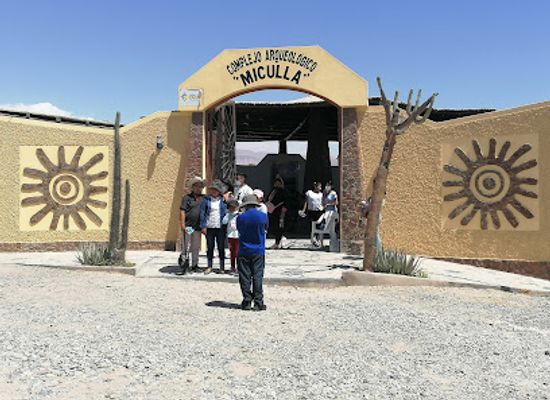 peru/tacna/landmark/petroglifos-de-miculla