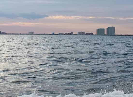 alabama/orange-beach/landmark/zeke-s-landing-and-marina