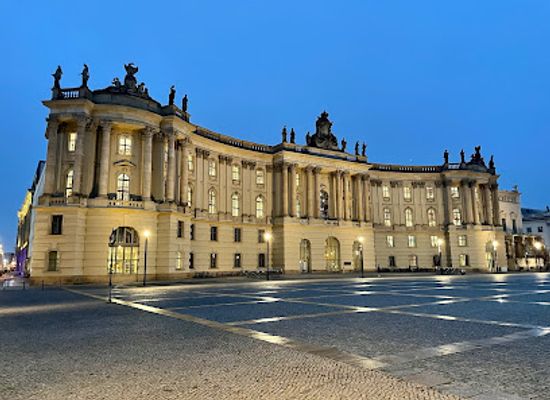 germany/berlin/landmark/memorial-to-may-10-1933-nazi-book-burning