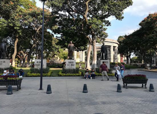 mexico/guadalajara/chapultepec/landmark/rotonda-de-los-jaliscienses-ilustres