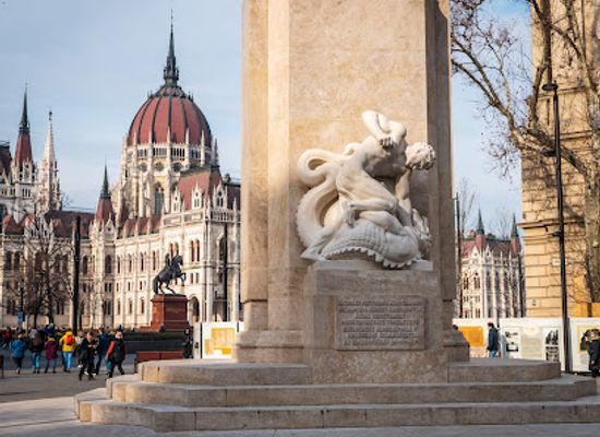 hungary/jaszsag/landmark/monument-in-memoriam-of-red-terror-s-victims