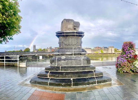 ireland/limerick/landmark/medievalquarterlimerick