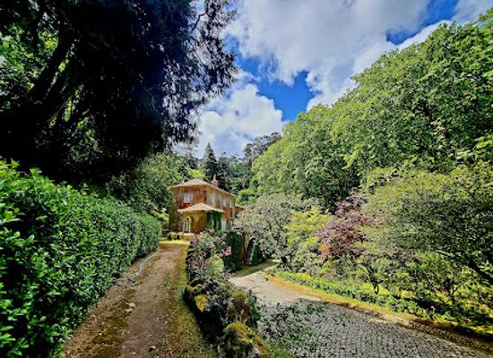 portugal/serra-de-sintra/landmark/quinta-santo-antonio-da-serra