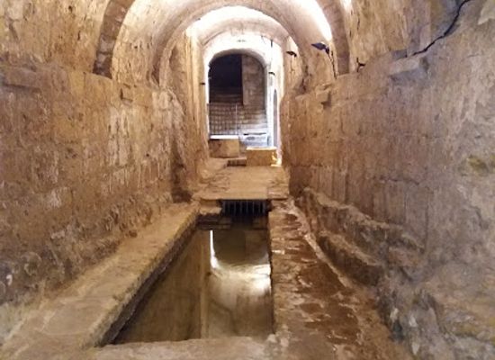 france/aquitaine/landmark/fontaine-souterraine
