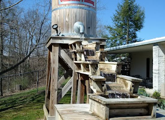 pennsylvania/dutch-country/landmark/penn-s-cave-and-wildlife-park