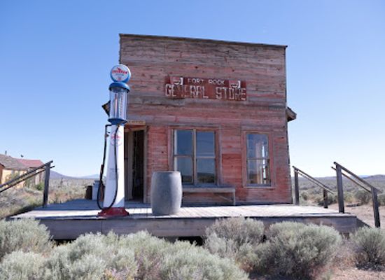 oregon/high-desert/landmark/fort-rock-homestead-village-museum