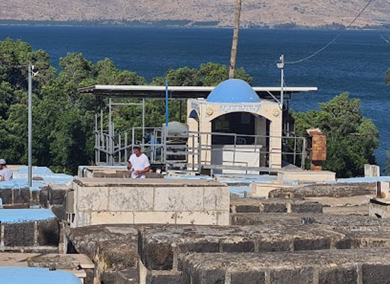 israel/tiberias/landmark/ancient-cemetery-of-tiberias