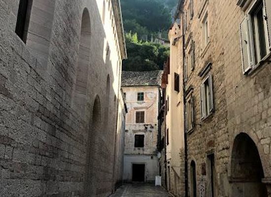 montenegro/bay-of-kotor/landmark/napoleon-s-theatre