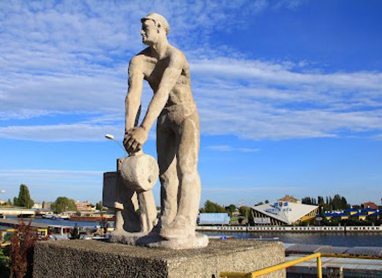 poland/szczecin/landmark/railwayman-monument