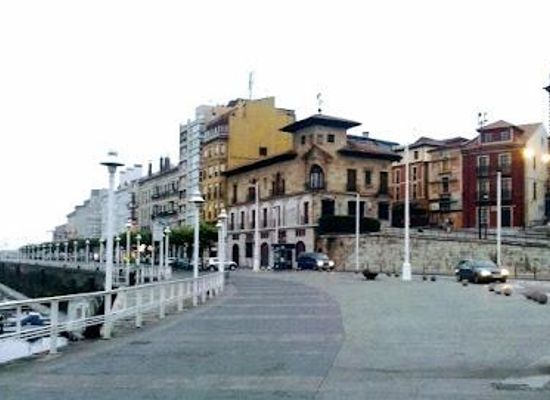 spain/asturias/landmark/casa-paquet