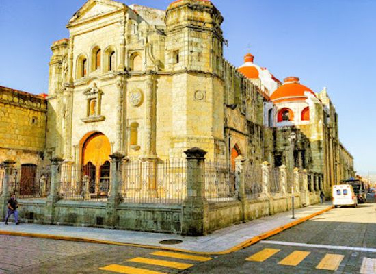 mexico/oaxaca/landmark/templo-de-la-compania-de-jesus-oaxaca