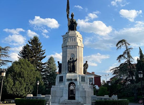 bulgaria/pleven/landmark/monument-of-mother-bulgaria