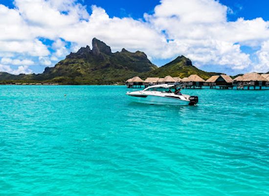 french-polynesia/leeward-islands/landmark/lady-pearl-bora-bora-water-taxi-taxi-boat