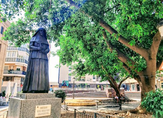 spain/huelva/landmark/monumento-a-santa-angela-de-la-cruz