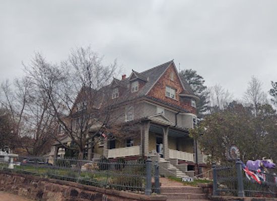 wisconsin/bayfield/landmark/the-knight-house