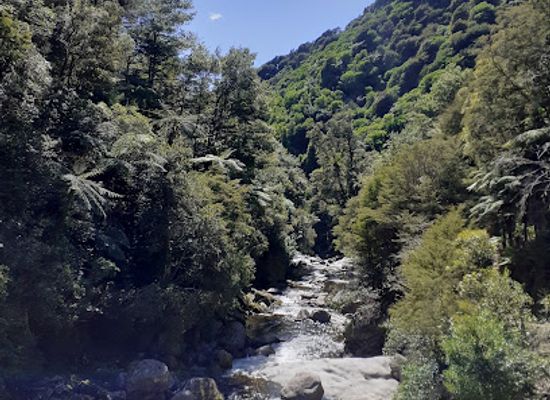 new-zealand/abel-tasman-national-park/landmark/wainui-falls