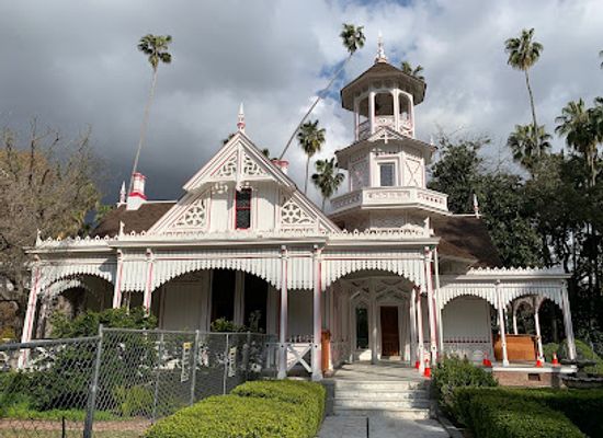 california/southern-california/landmark/queen-anne-cottage