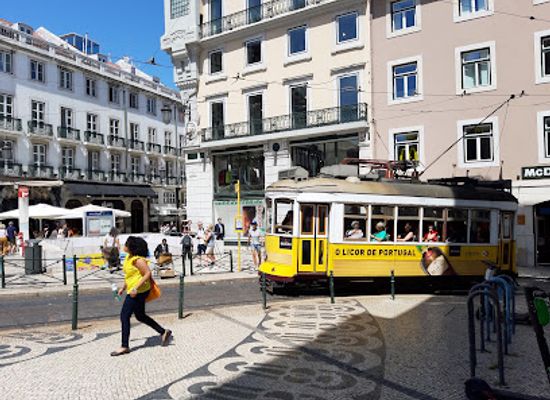 portugal/lisbon/chiado/landmark/fernando-pessoa