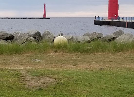 michigan/lower-peninsula/landmark/muskegon-south-pierhead-lighthouse