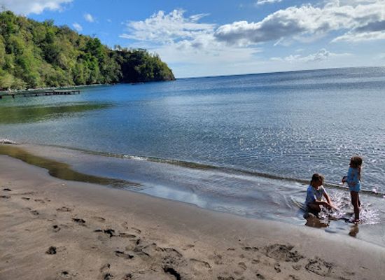 dominica/batalie-beach/landmark/keepin-it-real