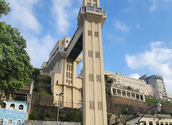 brazil/planalto-central/landmark/elevador-lacerda
