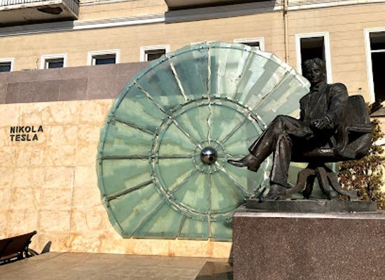 azerbaijan/baku/landmark/nikola-tesla-park