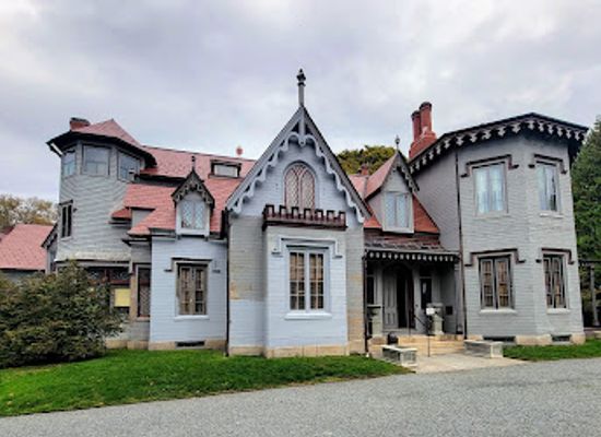 rhode-island/newport-coastline/landmark/kingscote