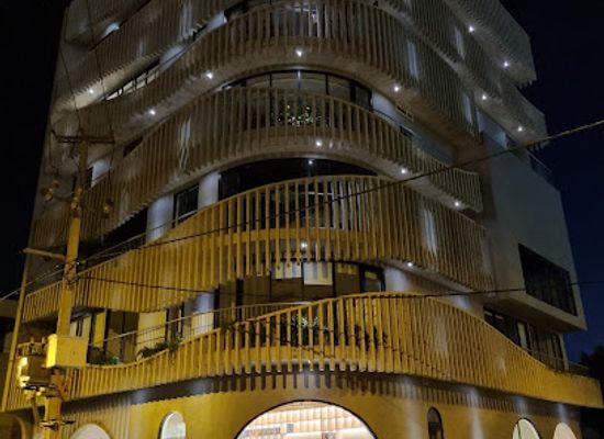 vietnam/da-nang/ngu-hanh-son-district/landmark/yarra-building