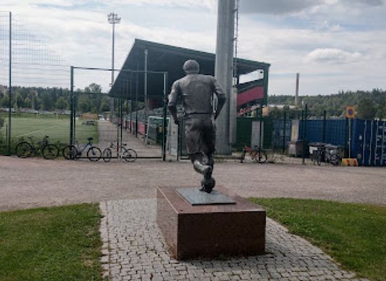 finland/lahti/landmark/statue-of-jari-litmanen