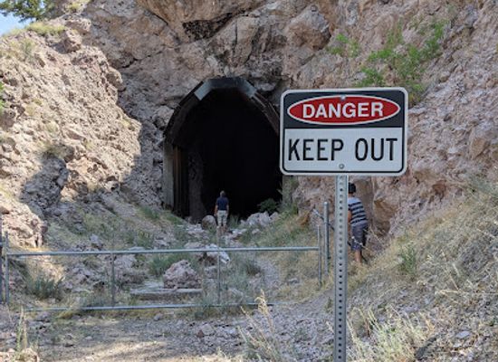 utah/sevier-valley/landmark/marysvale-train-tunnel